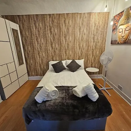 Stylish 2 Bed Apt - Harry Potter/ Leavesden Studios/Watford/Hemel Hempstead - Families/Professionals & Contractors Welcome - Serviced Accomodation Sarratt Exterior foto