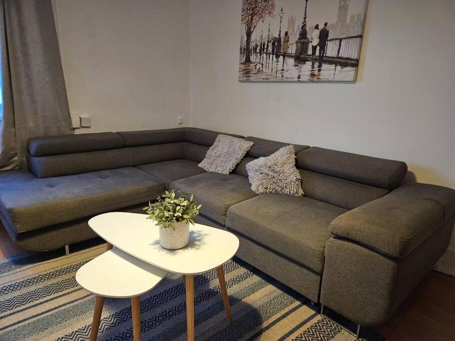 Apartment Harry Potter's Leavesden Retreat: Stylish 2-bed Serviced Sarratt
