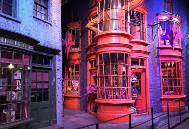 Harry Potter's Leavesden Retreat: Stylish 2-bed Serviced Sarratt