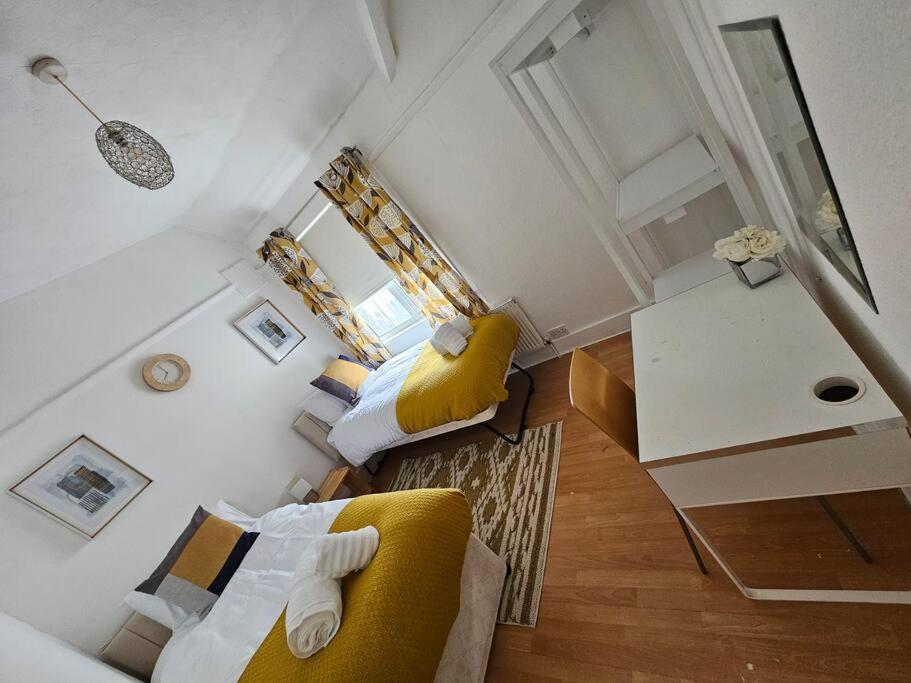Harry Potter's Leavesden Retreat: Stylish 2-bed Serviced * Sarratt