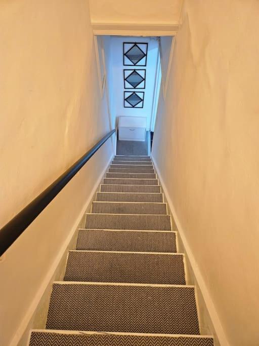 Harry Potter's Leavesden Retreat: Stylish 2-bed Serviced Sarratt