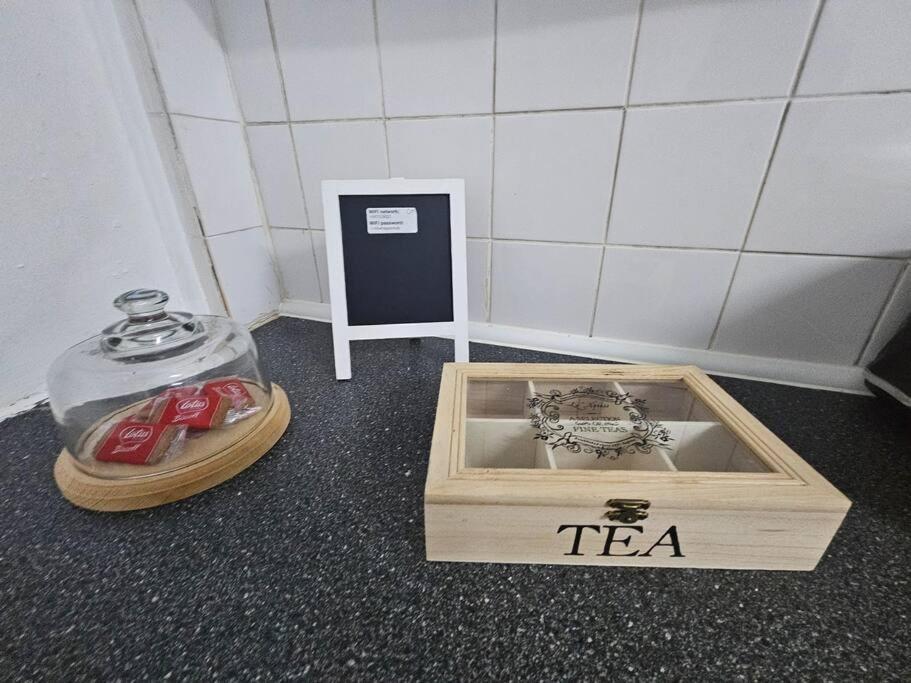 Harry Potter's Leavesden Retreat: Stylish 2-bed Serviced
